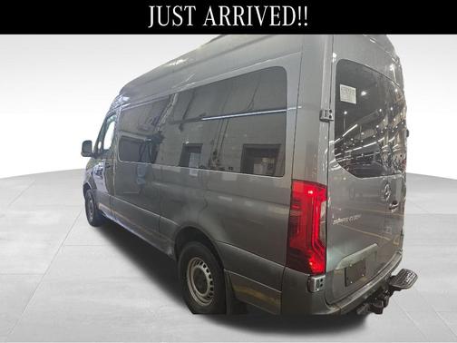 2024 Mercedes-Benz Sprinter 2500 144 WB Standard Roof Passenger