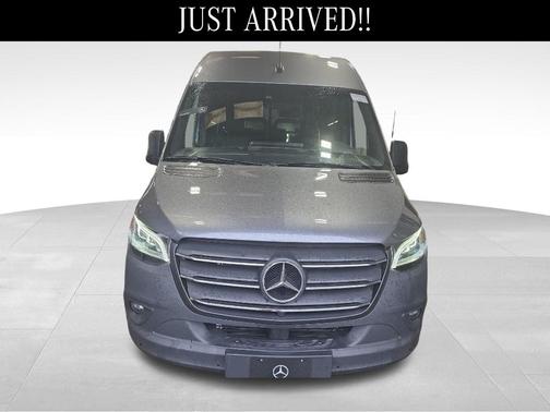 2024 Mercedes-Benz Sprinter 2500 144 WB Standard Roof Passenger