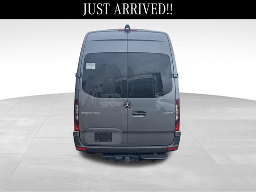 2024 Mercedes-Benz Sprinter 2500 144 WB Standard Roof Passenger