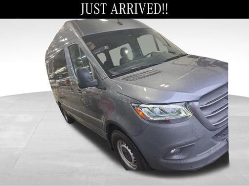 2024 Mercedes-Benz Sprinter 2500 144 WB Standard Roof Passenger