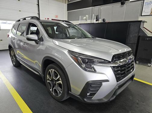 Ice Silver Metallic 2023 Subaru Ascent Limited