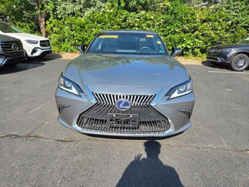 Atomic Silver 2020 Lexus ES 300h Base