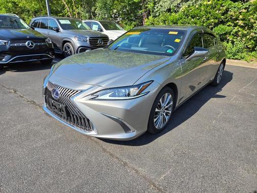 Atomic Silver 2020 Lexus ES 300h Base