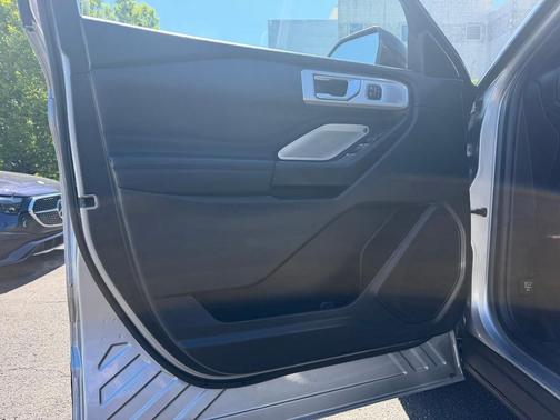 Iconic Silver Metallic 2020 Ford Explorer Platinum