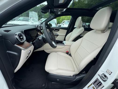 2025 Mercedes-Benz GLC 300 Base 4MATIC