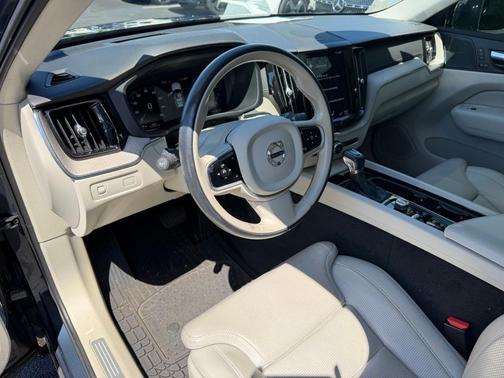Denim Blue Metallic 2019 Volvo XC60 T5 Inscription