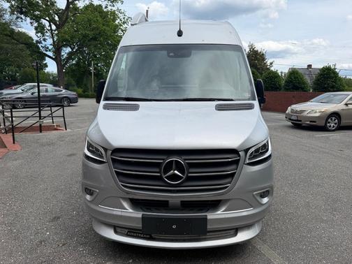 Iridium Silver 2022 Mercedes-Benz Sprinter 2500 INTERSTATE 19