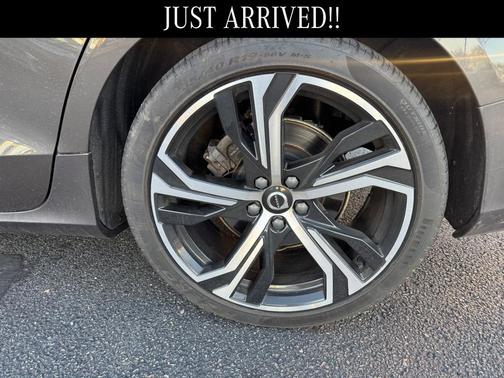 2023 Volvo S60 B5 Core Dark Theme