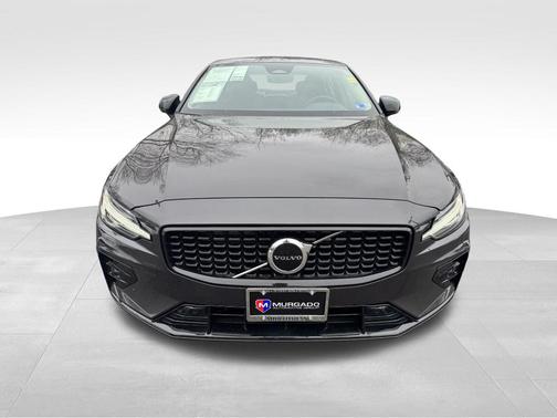 2023 Volvo S60 B5 Core Dark Theme
