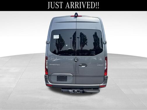 2024 Mercedes-Benz Sprinter 2500 144 WB Standard Roof Passenger