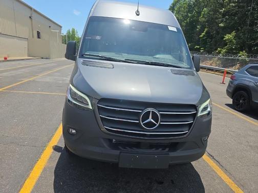 2024 Mercedes-Benz Sprinter 2500 144 WB Standard Roof Passenger