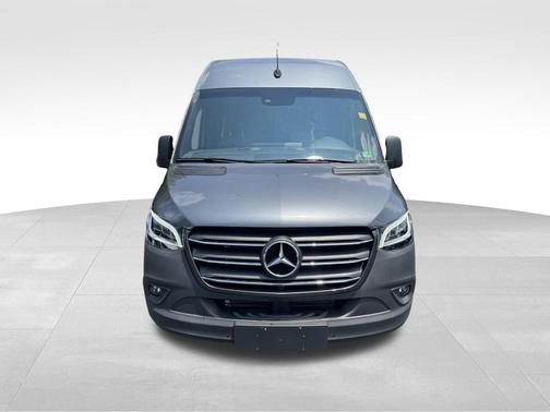 2024 Mercedes-Benz Sprinter 2500 144 WB Standard Roof Passenger
