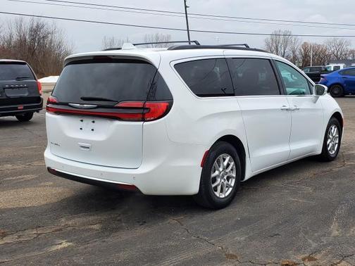 2022 Chrysler Pacifica Touring-L