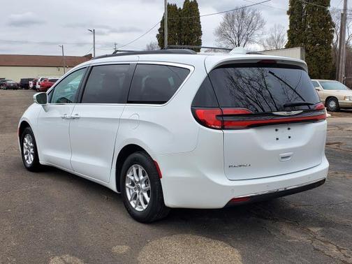 2022 Chrysler Pacifica Touring-L