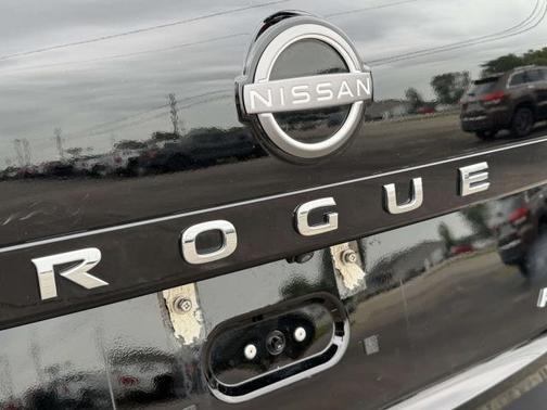 Black 2022 Nissan Rogue S