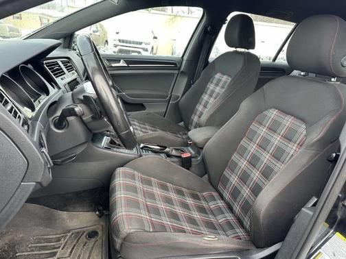 2015 Volkswagen Golf GTI DSG S