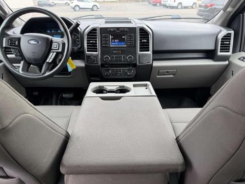 Black 2015 Ford F-150 XLT