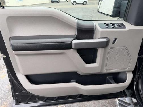 Black 2015 Ford F-150 XLT