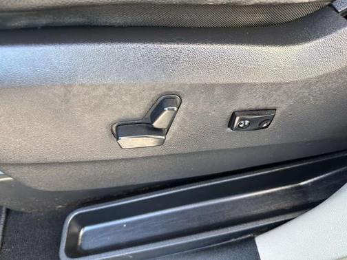 2016 Chrysler Town & Country Touring-L