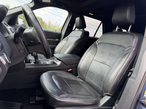 Blue 2018 Ford Explorer Limited