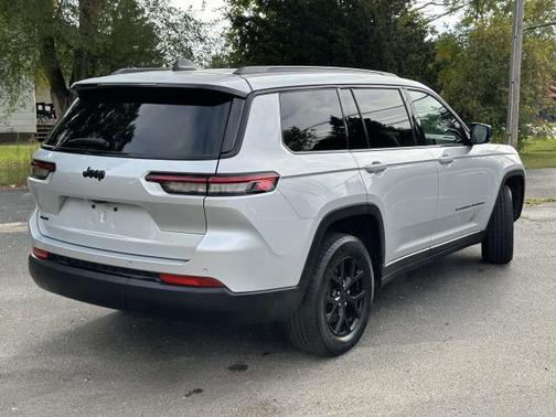 2024 Jeep Grand Cherokee L Laredo