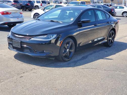 2016 Chrysler 200 S