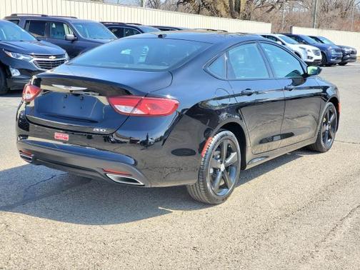 2016 Chrysler 200 S