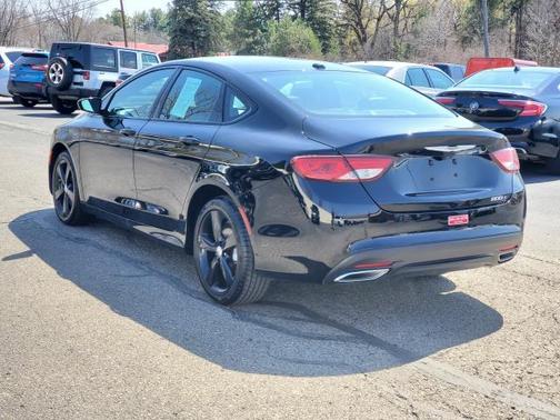 2016 Chrysler 200 S