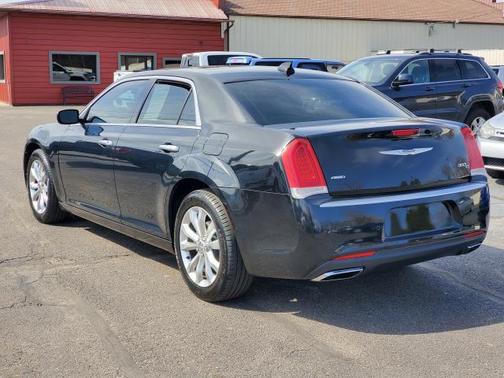 2015 Chrysler 300C Platinum