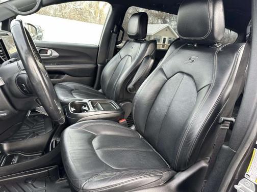 2020 Chrysler Pacifica Touring-L