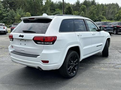 2021 Jeep Grand Cherokee Laredo