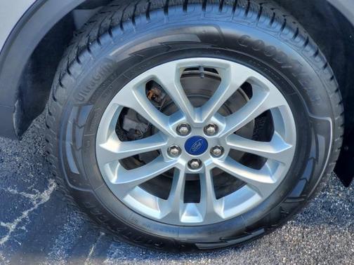 2021 Ford Escape SE