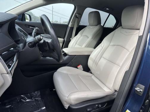 2021 Cadillac XT4 Premium Luxury