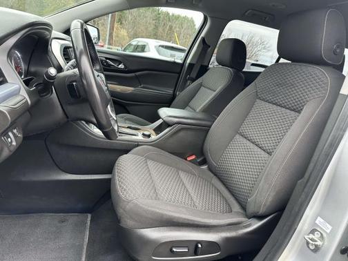 2017 GMC Acadia SLE-2