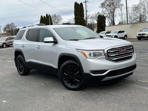 2017 GMC Acadia SLE-2