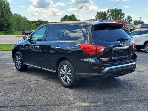 2020 Nissan Pathfinder S