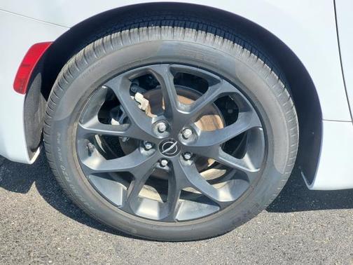 2024 Chrysler Pacifica Touring-L