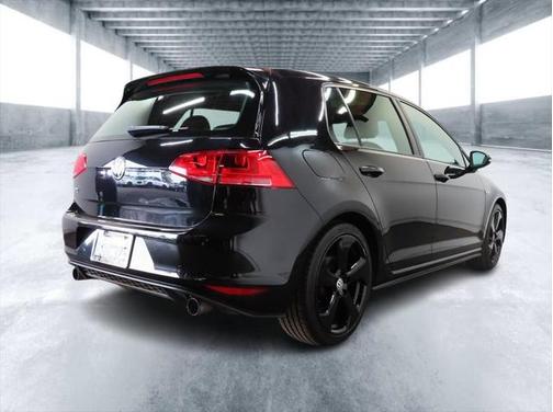2016 Volkswagen Golf GTI 2.0T SE 4-Door