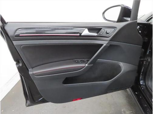 2016 Volkswagen Golf GTI 2.0T SE 4-Door