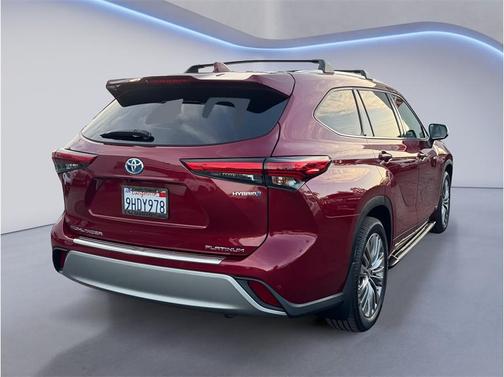 2021 Toyota Highlander Hybrid Platinum