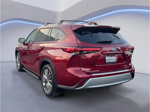 2021 Toyota Highlander Hybrid Platinum