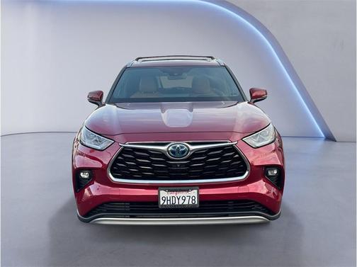 2021 Toyota Highlander Hybrid Platinum
