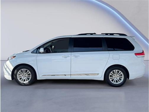 2013 Toyota Sienna XLE
