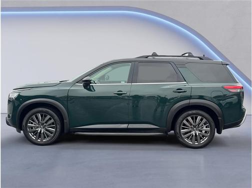 2022 Nissan Pathfinder SL 2WD