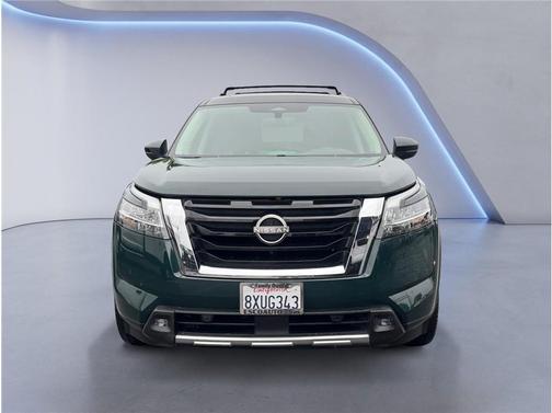 2022 Nissan Pathfinder SL 2WD