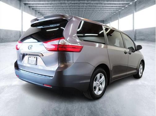 2016 Toyota Sienna L