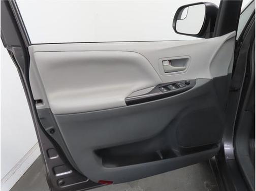 2016 Toyota Sienna L