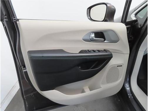 2018 Chrysler Pacifica Hybrid Limited
