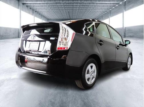 2010 Toyota Prius III