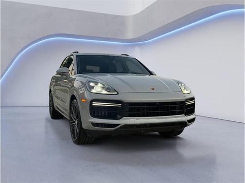 2023 Porsche Cayenne Turbo